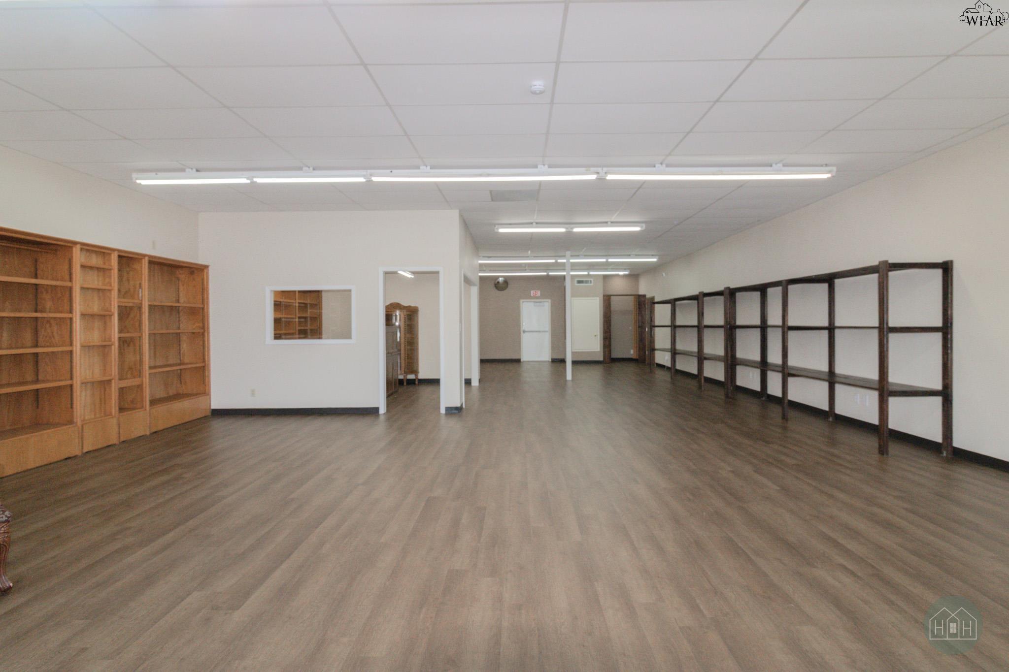 Commercial Sale in Vernon 4