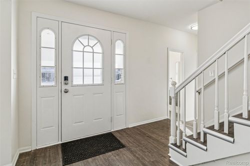 39735 Bonnie Ct, Clinton Twp, MI, 48038-2805 | Card Image