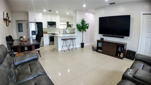 11535 Sw 136th Ter, Miami, FL, 33176-6202 | Card Image