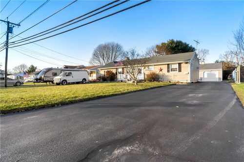 19 Narrows Road, Bristol, RI, 02809 | Card Image