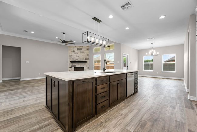1134 Creekstone Trl, House other with 4 bedrooms, 2 bathrooms and 4 parking in Seguin TX | Image 9