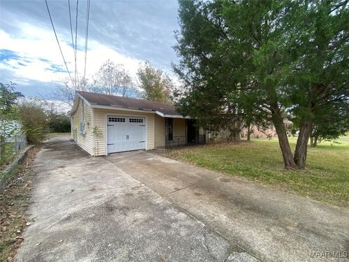 3215 Hackberry Ln, Montgomery, AL, 36116-3021 | Card Image