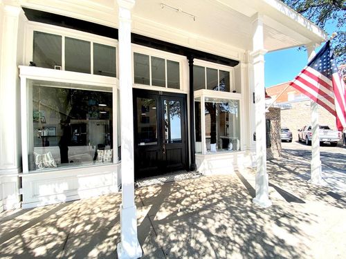 10 E Concho Ave, San Angelo, TX, 76903-6412 | Card Image