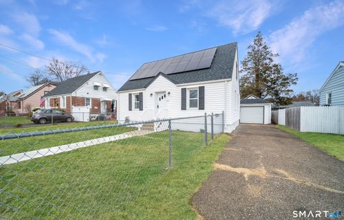 484 Reitter St W, Stratford, CT, 06614-3741 | Card Image