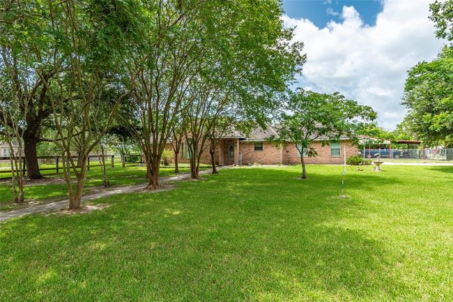 15631 Fir Rd, House other with 3 bedrooms, 2 bathrooms and 6 parking in Santa Fe TX | Image 5