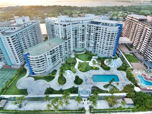 apt-428-5151 Collins Ave, Miami Beach, FL, 33140-2714 | Card Image