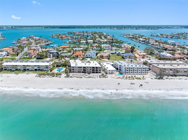 APT-108 - 3210 Gulf Blvd, Condo with 2 bedrooms, 2 bathrooms and null parking in Belleair Beach FL | Image 33