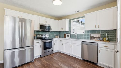 512 Longleaf Ct, Nashville, TN, 37207-3365 | Card Image