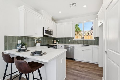 6525 Jacinto Way, Sacramento, CA, 95823-7437 | Card Image