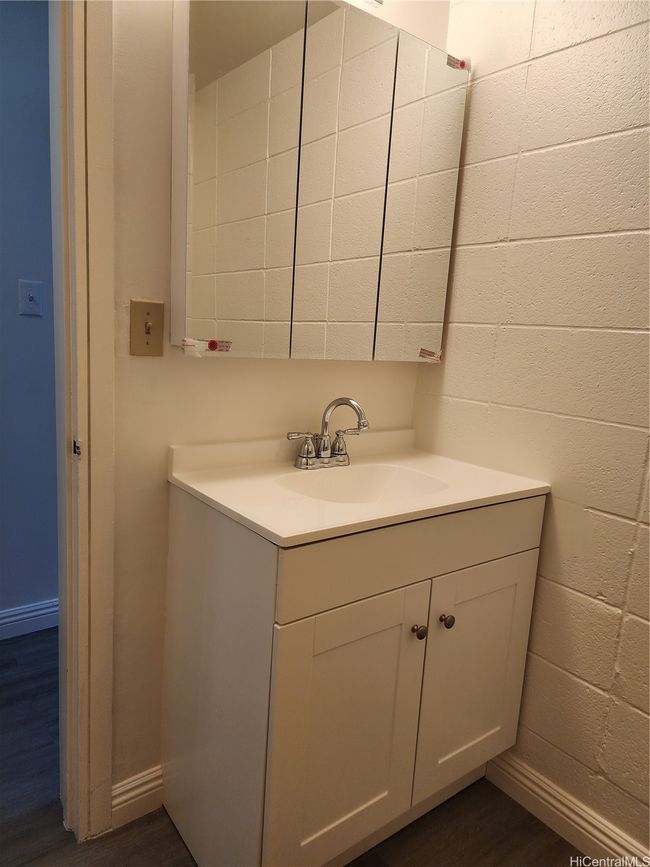 APT-109 - 2050 Nuuanu Ave, Condo with 2 bedrooms, 1 bathrooms and 1 parking in Honolulu HI | Image 14
