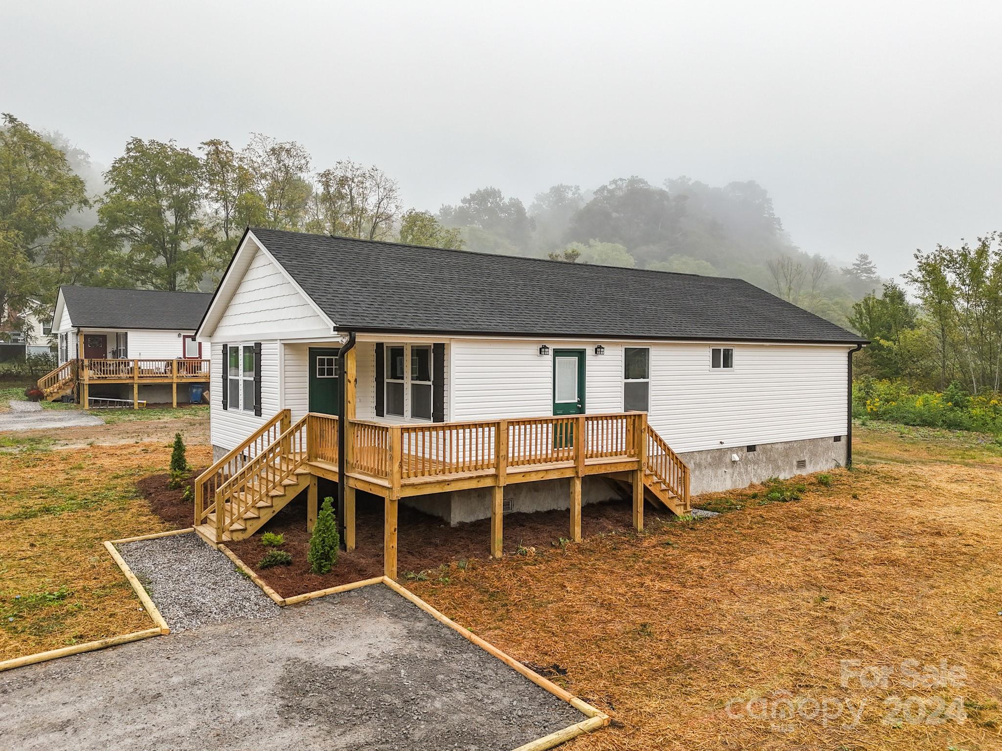 Spencer St, Clyde, NC 28721