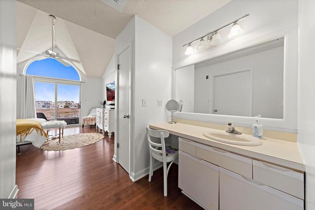 APT-8S - 420 8 Th St, Townhouse with 4 bedrooms, 2 bathrooms and null parking in BEACH HAVEN NJ | Image 41