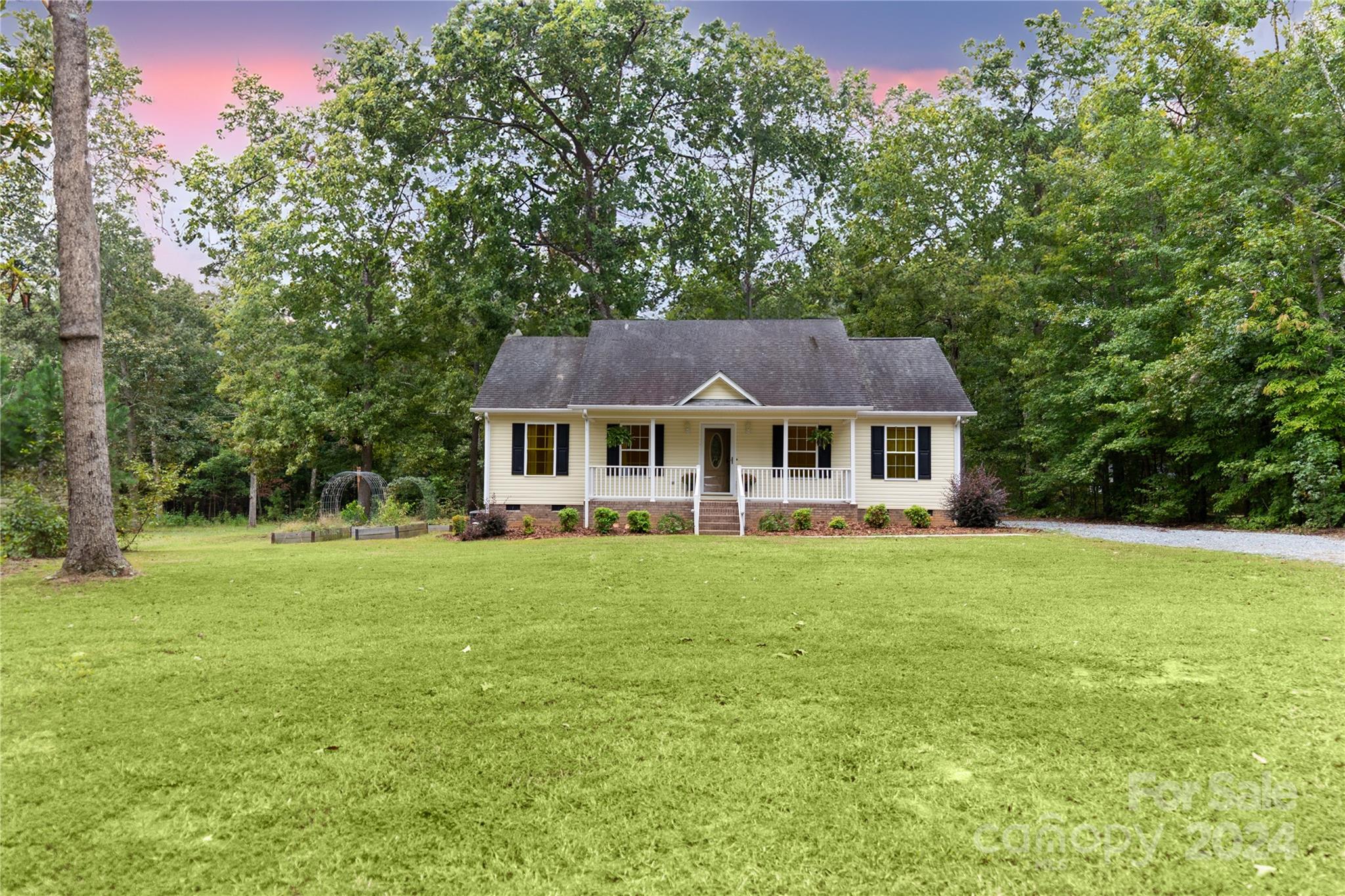 Fall St, Richfield, NC 28137