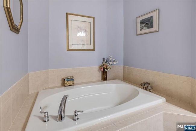 7108 Ravenscroft Rd, Condo with 2 bedrooms, 2 bathrooms and null parking in Clifton NJ | Image 29