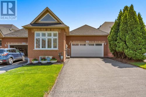 2314 Stonehaven Ave, Niagara Falls, ON, L2J4K1 | Card Image