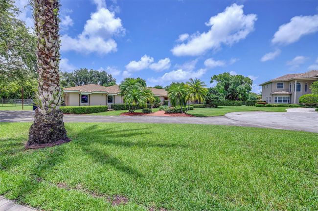 11000 Sw 75 Th Ct, House other with 5 bedrooms, 3 bathrooms and null parking in Pinecrest FL | Image 52