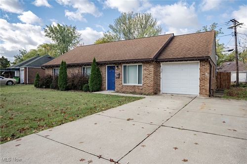 546 Walnut Dr, Euclid, OH, 44132-2116 | Card Image