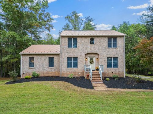 654 Eagle Ln, Rocky Mount, VA, 24151-2698 | Card Image