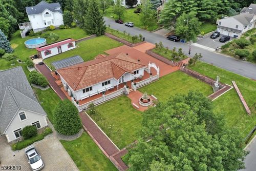 85 Francisco Ave, Little Falls, NJ, 07424-2375 | Card Image