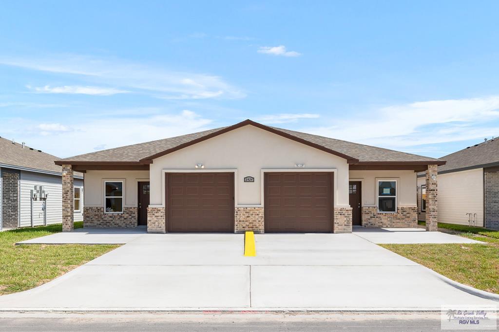 Residential Income in La Feria