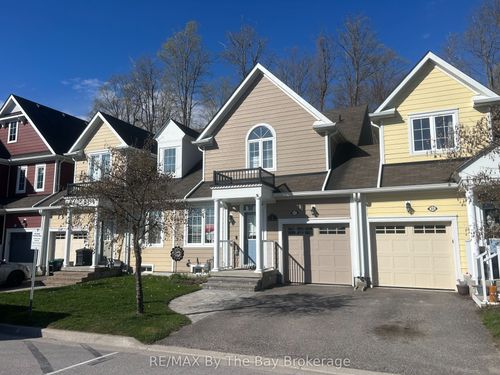 37 Berkshire Ave, Wasaga Beach, ON, L9Z0G3 | Card Image