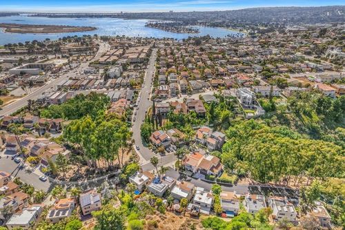 4533 Gesner St, San Diego, CA, 92117-6736 | Card Image