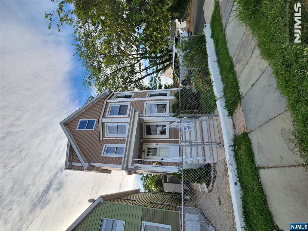 Residential Lease in Bloomfield