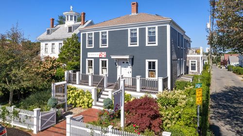 162 Commercial St, Provincetown, MA, 02657-2120 | Card Image