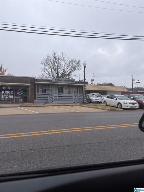 114 B Y Williams Sr Dr, MIDFIELD, AL, 35228-2200 | Card Image