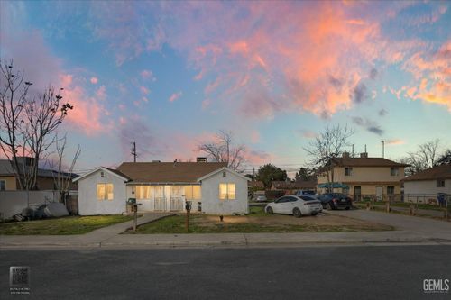 126 S Owens St, Bakersfield, CA, 93307 | Card Image