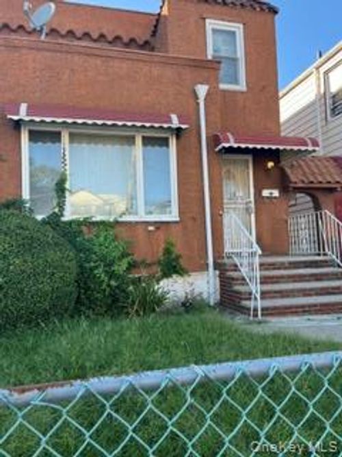 13940 231st Street, New York, NY, 11413 | Card Image