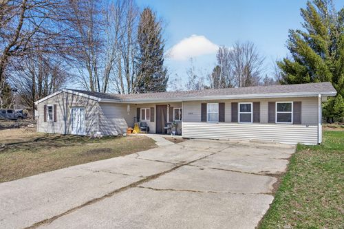 4784 1st St, Barryton, MI, 49305-9524 | Card Image