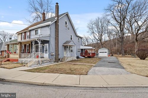 1147 Adams St, CRUM LYNNE, PA, 19022-1201 | Card Image