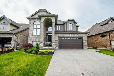 8 Tuscany Crt, House other with 4 bedrooms, 3 bathrooms and 6 parking in Saint Catharines ON | Image 1