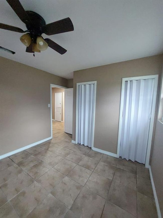 1707 W 7 Th St, Home with 3 bedrooms, 1 bathrooms and null parking in Freeport TX | Image 9