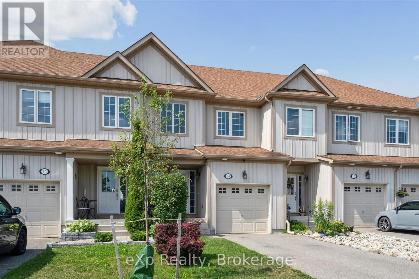 Residential in Centre Wellington (Fergus) 2