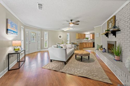 5544 Goodland Dr, Greenwell Springs, LA, 70739-3233 | Card Image