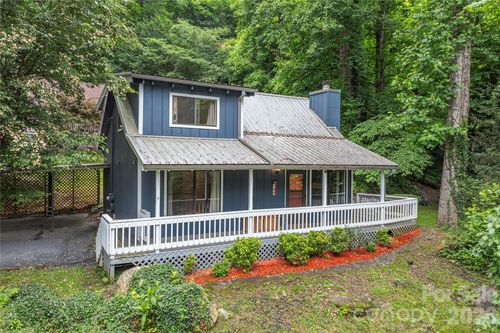 100 Bristol Ln, Maggie Valley, NC, 28751-8832 | Card Image