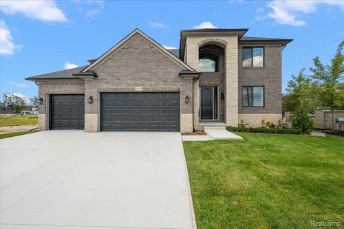 50999 Mistwood Dr, Macomb, MI, 48042-4435 | Card Image