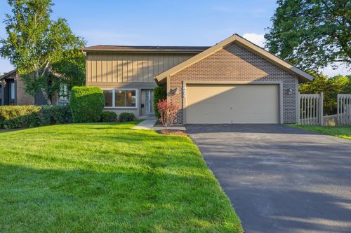 499 Carlsbad Trl, Roselle, IL, 60172-1025 | Card Image