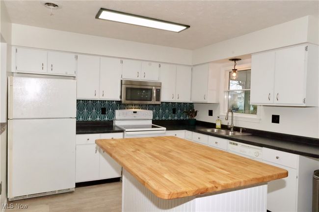 1001 Plymouth Dr, House other with 4 bedrooms, 2 bathrooms and null parking in Grafton OH | Image 5