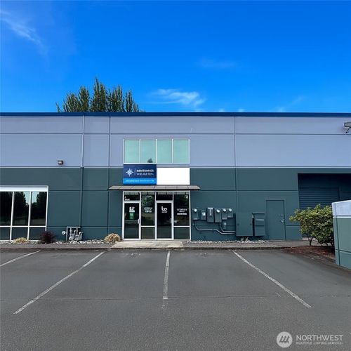 ste-d-3077 20th St E, Fife, WA, 98424-1798 | Card Image