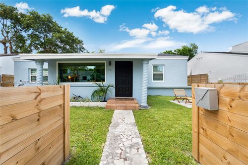 541 Nw 49th St, Miami, FL, 33127-2148 | Card Image