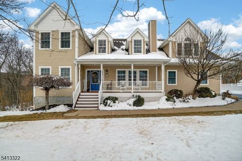 40 Cedar St, Bloomingdale, NJ, 07403-1101 | Card Image