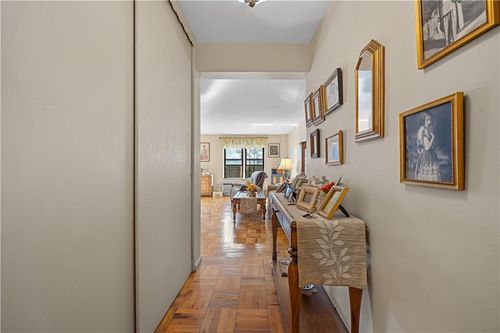 apt-1c-6901 Narrows Ave, Brooklyn, NY, 11209-1024 | Card Image