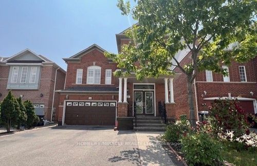 34 Westbrook Ave, Brampton, ON, L6P2H1 | Card Image