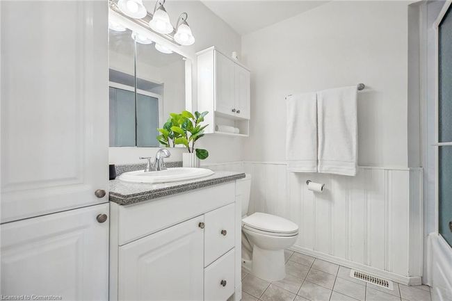 62 Guildwood Dr, House other with 2 bedrooms, 1 bathrooms and 3 parking in Hamilton ON | Image 11