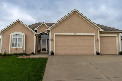 8925 Ne 107th Ter, Kansas City, MO, 64157-9642 | Card Image