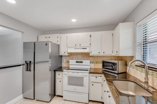 apt-203-21915 Lake Forest Cir, Boca Raton, FL, 33433-3367 | Card Image