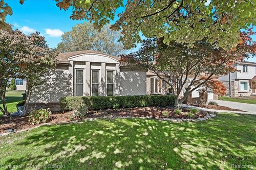 37578 Munger Dr, Livonia, MI, 48154-1277 | Card Image